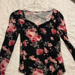Long sleeve t-shirt. Maurices size small.